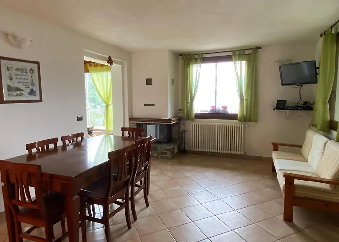 The Happy Rooster - With Big Garden וילה *