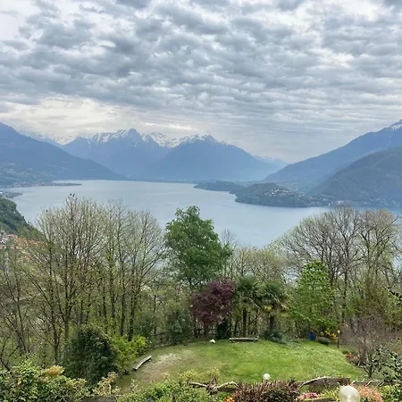 The Happy Rooster - With Big Garden Vila *