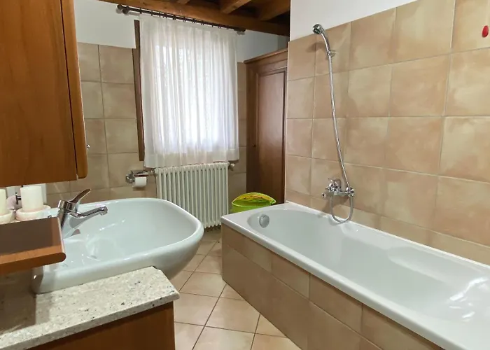 The Happy Rooster - With Big Garden