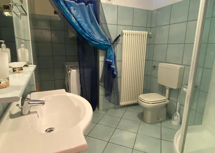 The Happy Rooster - With Big Garden Вилла