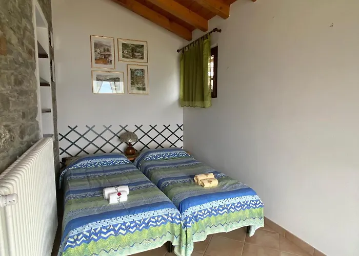 Вилла The Happy Rooster - With Big Garden