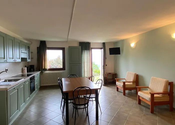 The Happy Rooster - With Big Garden Вилла Pianello Del Lario