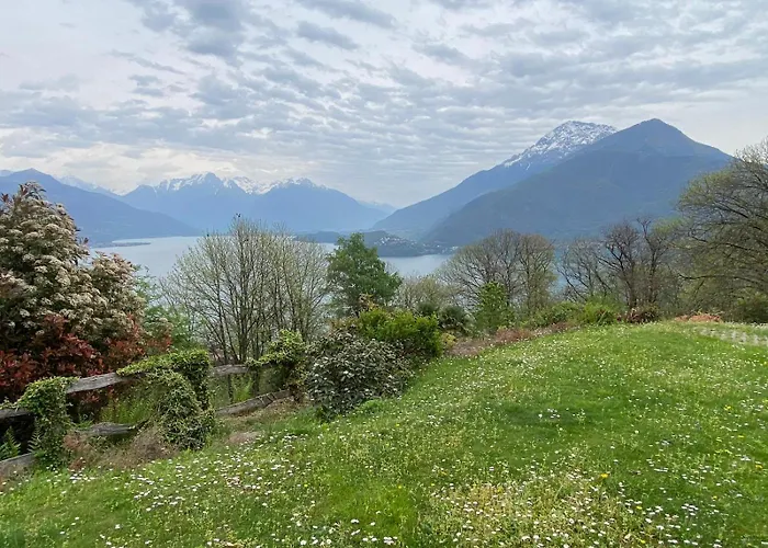 The Happy Rooster - With Big Garden Вилла *